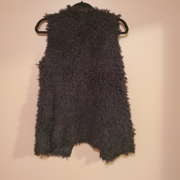 Vertigo Shag Vest - Picture 2 of 2